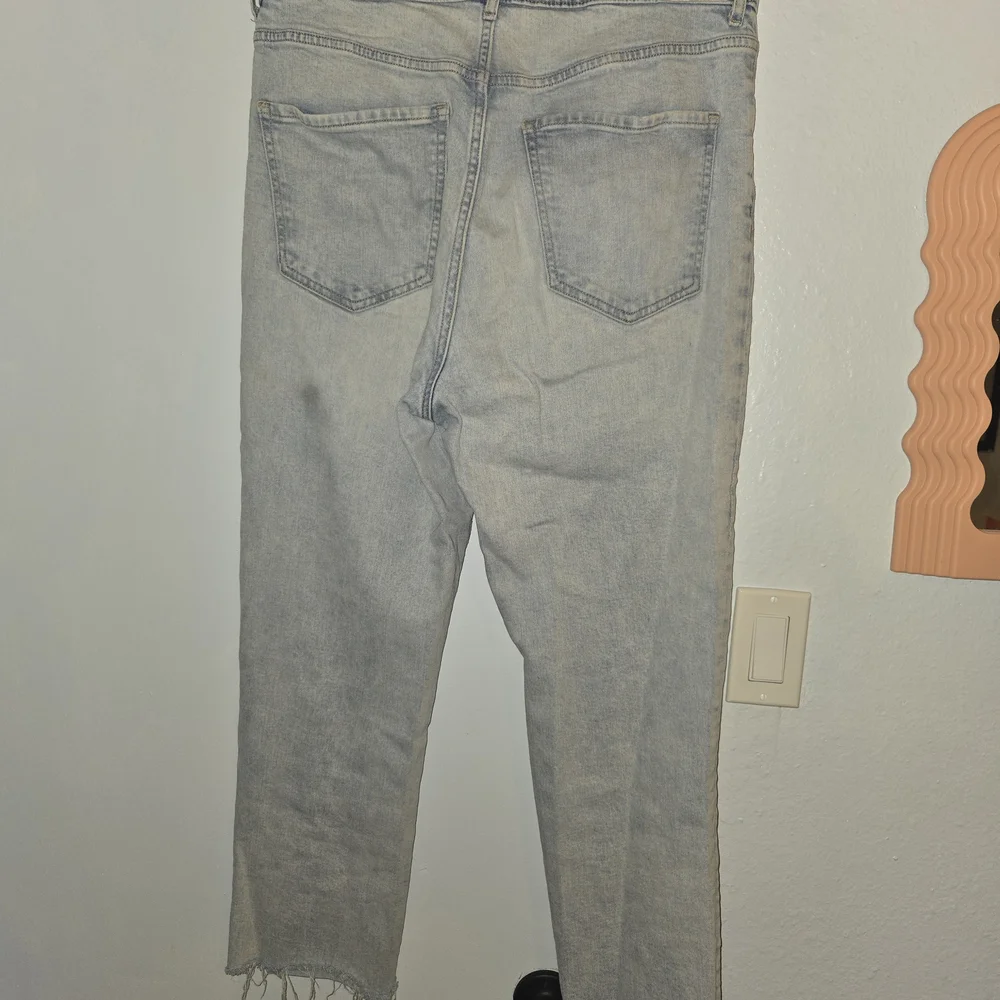 Express Light Blue Distressed Jeans - Picture 3 of 3